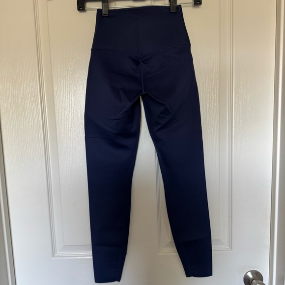 Nike Go High Waisted 7/8 Leggings with Pockets - Picture 5 of 5